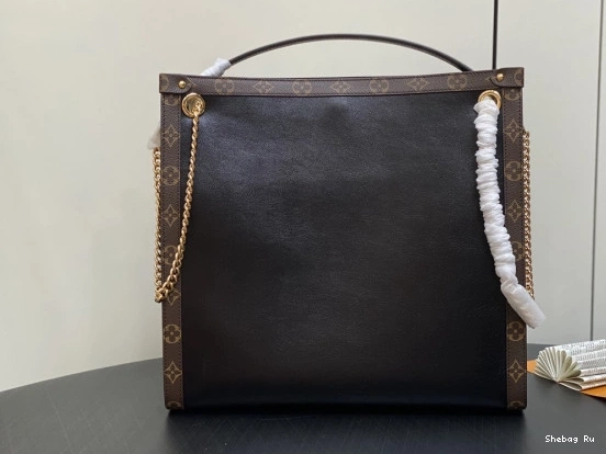 Louis Vuitton MM Nova 0818